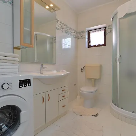 Apartment Fuer 6 Personen Ca 75 Qm In Rovinj-cocaletto, Istrien Istrische Riviera Rovinj