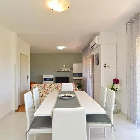 Fuer 6 Personen Ca 75 Qm In Rovinj-cocaletto, Istrien Istrische Riviera *
