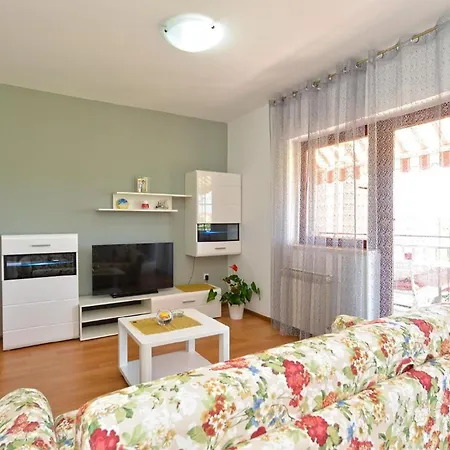 Apartment Fuer 6 Personen Ca 75 Qm In Rovinj-cocaletto, Istrien Istrische Riviera Rovinj
