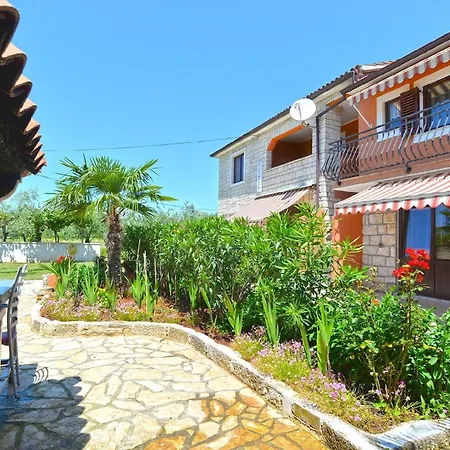 Apartment Fuer 6 Personen Ca 75 Qm In Rovinj-cocaletto, Istrien Istrische Riviera *